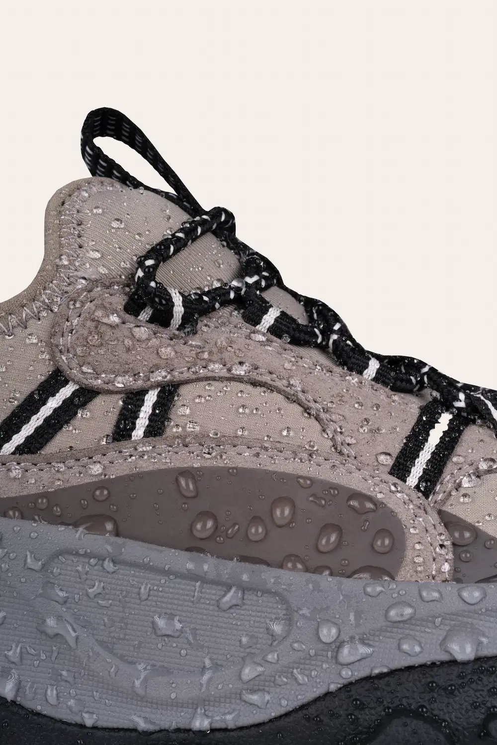 Women's Motu Sneaker - Dark Gravitate/Black 6 Women's Motu Sneaker - Dark Gravitate/Black